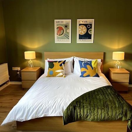 Colourful, Bright And Chic 2 Storey Apartment 曼彻斯特 外观 照片
