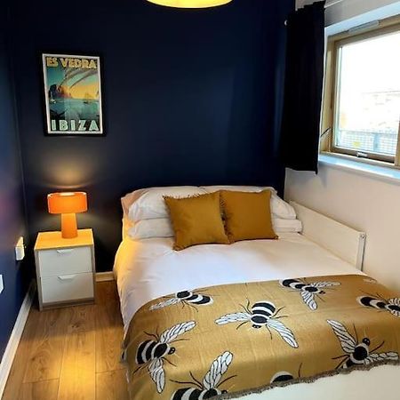 Colourful, Bright And Chic 2 Storey Apartment 曼彻斯特 外观 照片